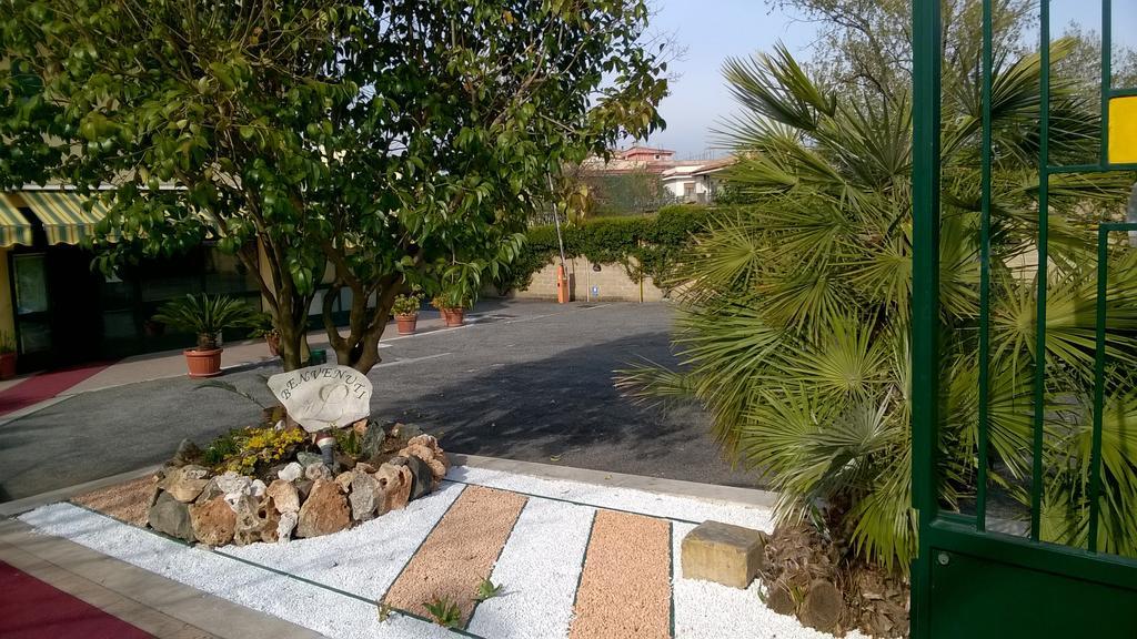 Hotel Laurence Rzym Zewnętrze zdjęcie