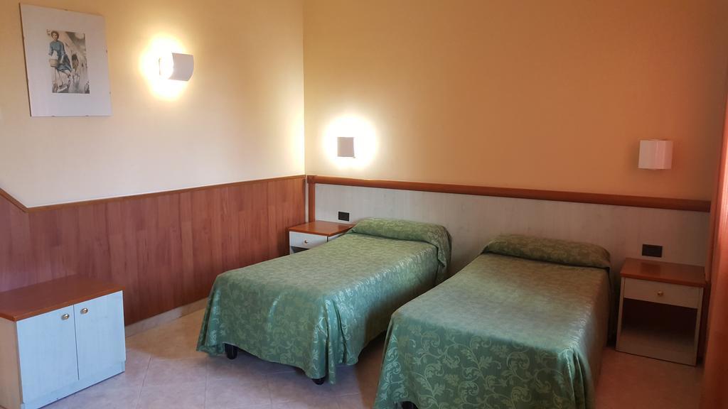 Hotel Laurence Rzym Zewnętrze zdjęcie