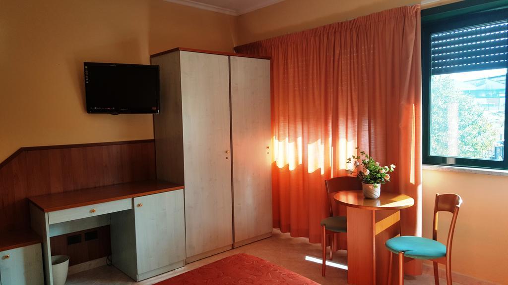 Hotel Laurence Rzym Zewnętrze zdjęcie