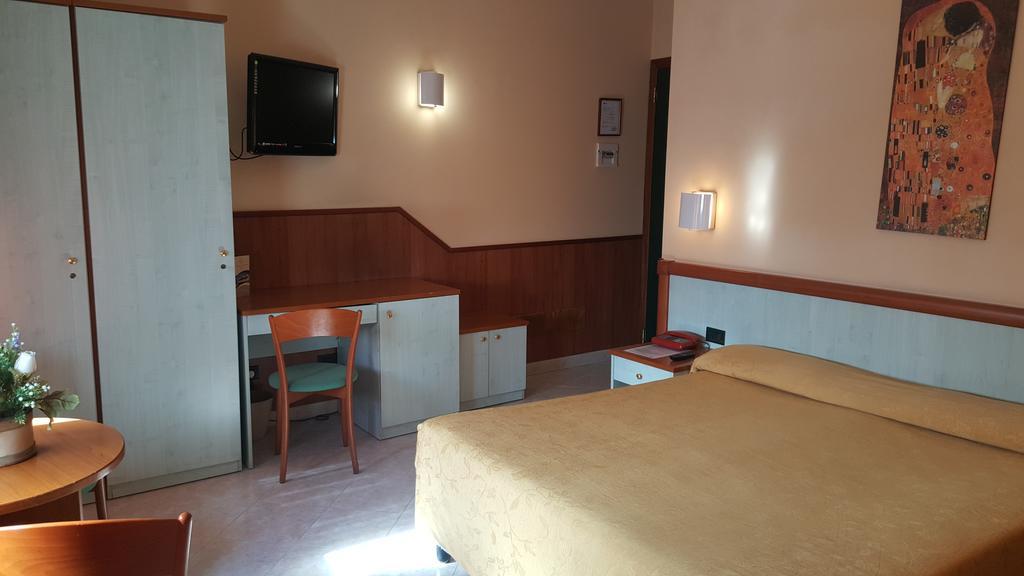 Hotel Laurence Rzym Zewnętrze zdjęcie