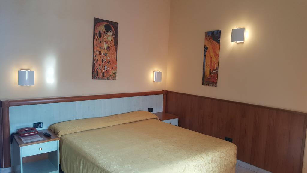 Hotel Laurence Rzym Zewnętrze zdjęcie