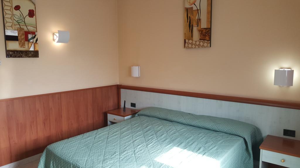 Hotel Laurence Rzym Zewnętrze zdjęcie