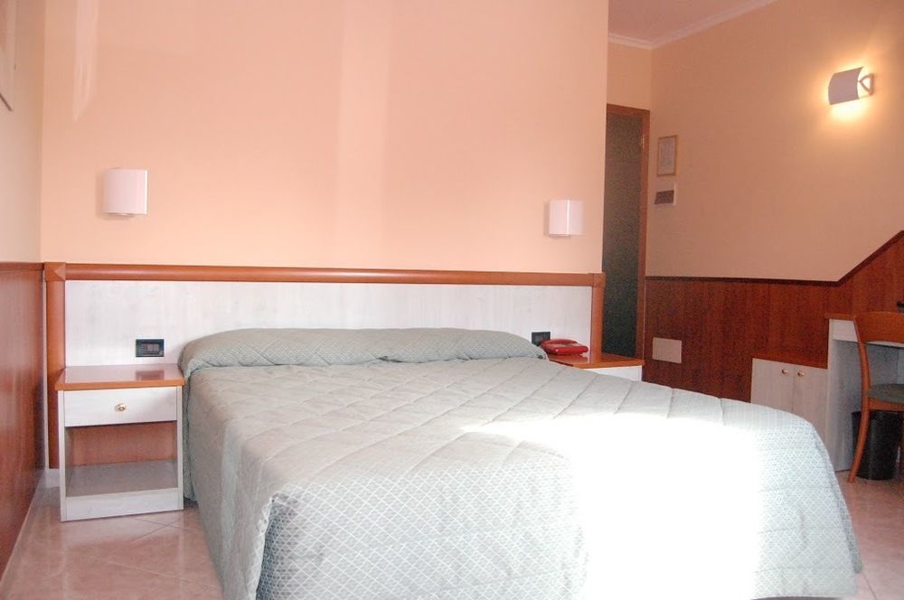 Hotel Laurence Rzym Zewnętrze zdjęcie