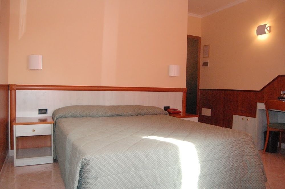 Hotel Laurence Rzym Zewnętrze zdjęcie