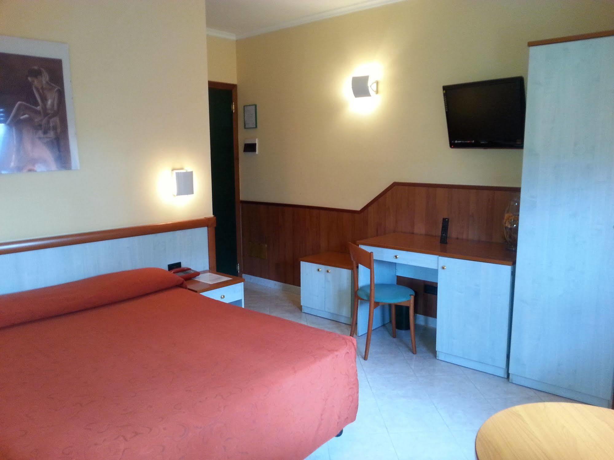 Hotel Laurence Rzym Zewnętrze zdjęcie