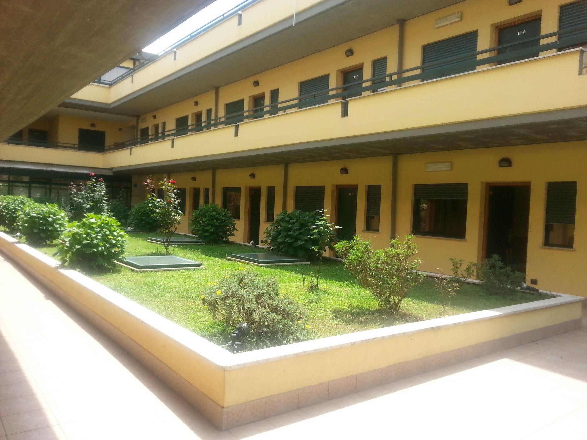 Hotel Laurence Rzym Zewnętrze zdjęcie