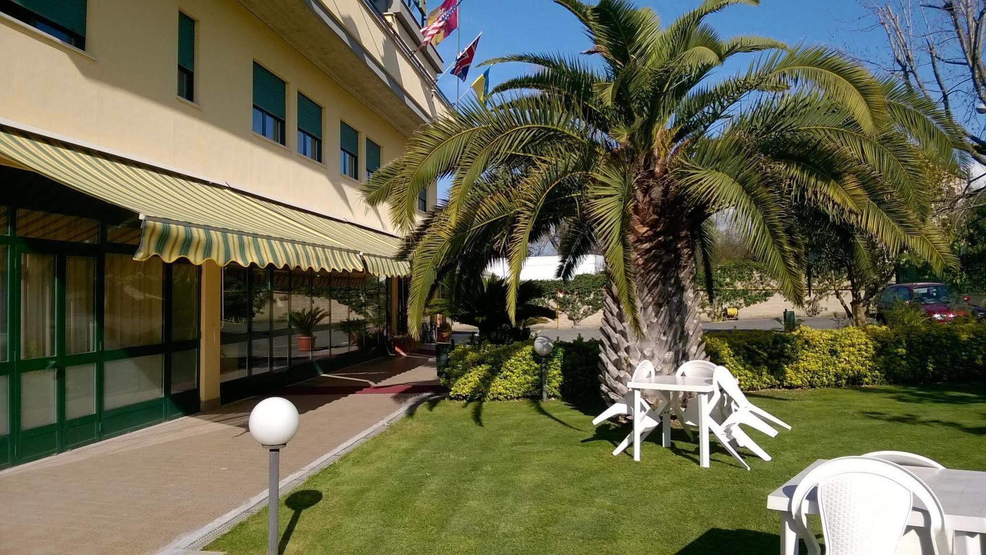 Hotel Laurence Rzym Zewnętrze zdjęcie