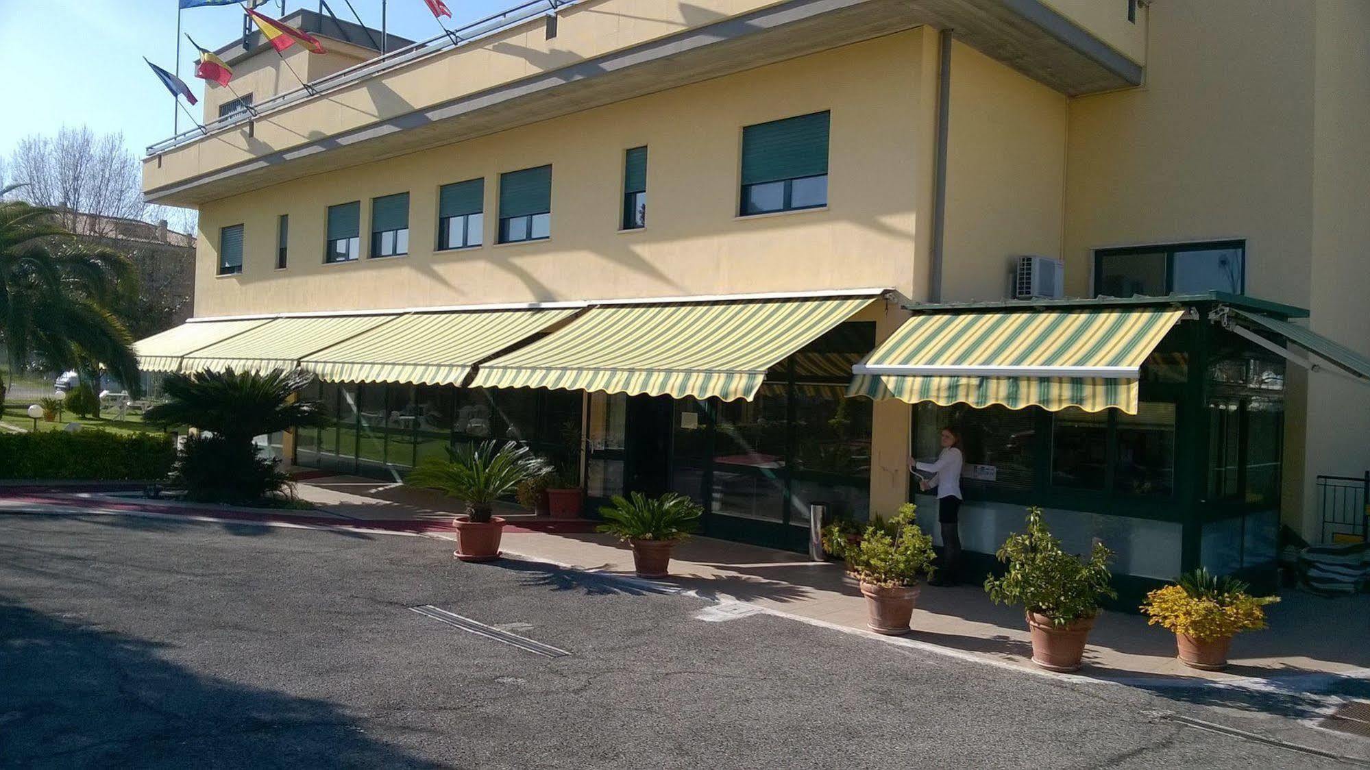 Hotel Laurence Rzym Zewnętrze zdjęcie