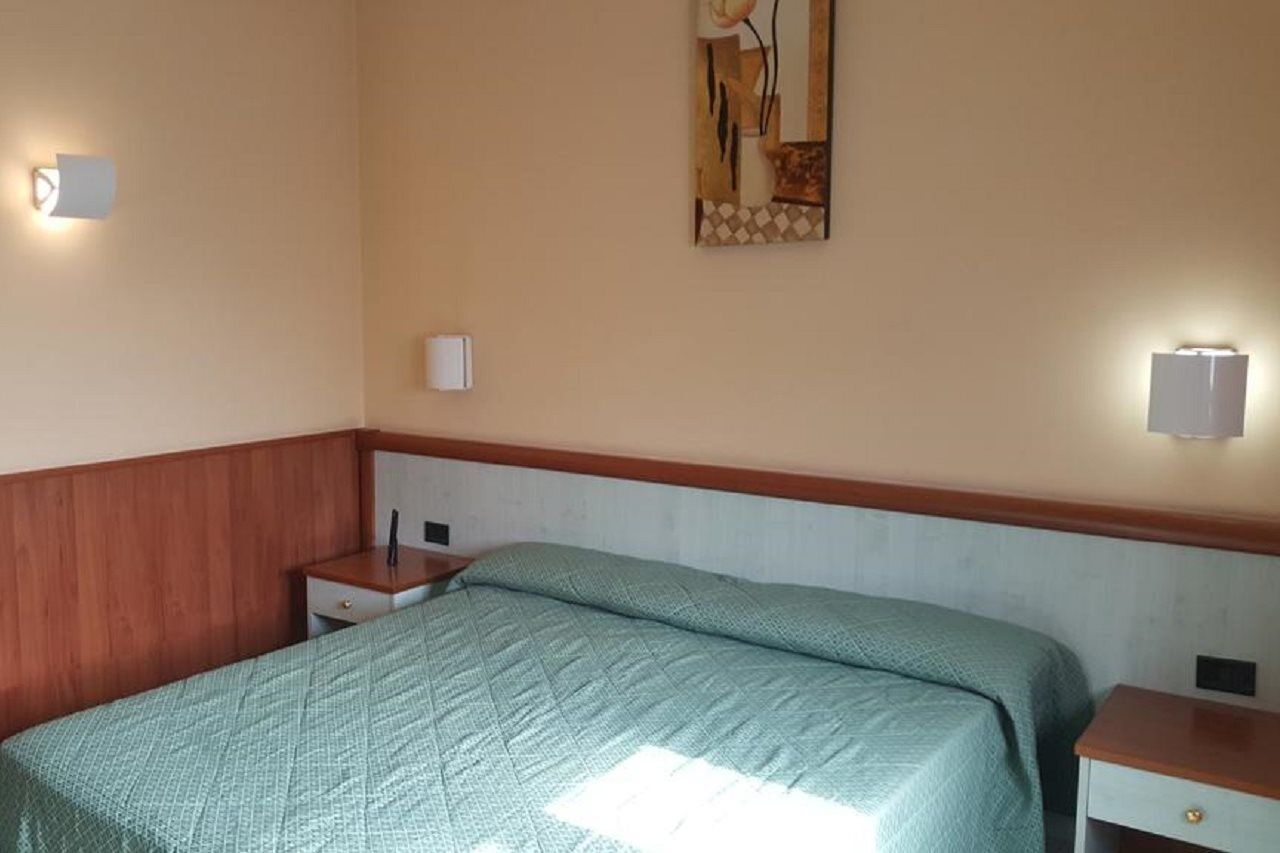 Hotel Laurence Rzym Zewnętrze zdjęcie